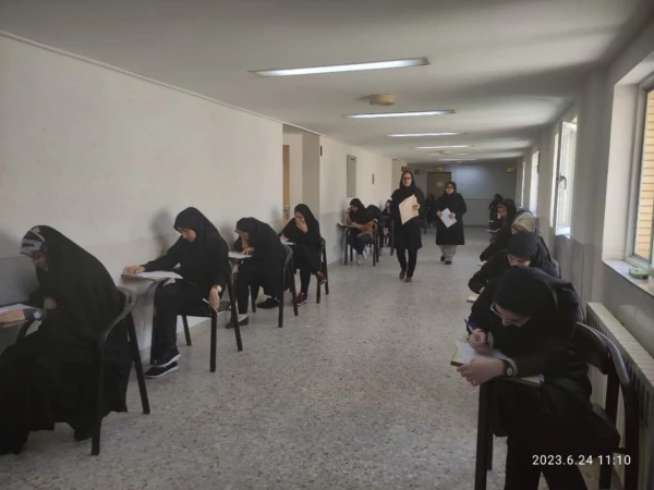 برگزاری امتحانات پایانی ترم دوم سال تحصیلی ۱۴۰۲-۱۴۰۱ در پردیس شهید باهنر فارس 5