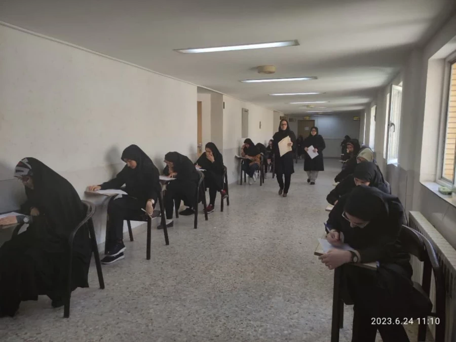 برگزاری امتحانات پایانی ترم دوم سال تحصیلی ۱۴۰۲-۱۴۰۱ در پردیس شهید باهنر فارس 5