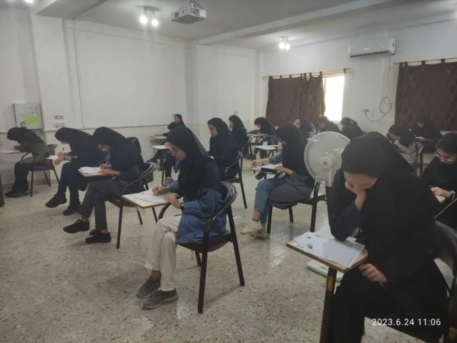 برگزاری امتحانات پایانی ترم دوم سال تحصیلی ۱۴۰۲-۱۴۰۱ در پردیس شهید باهنر فارس 6