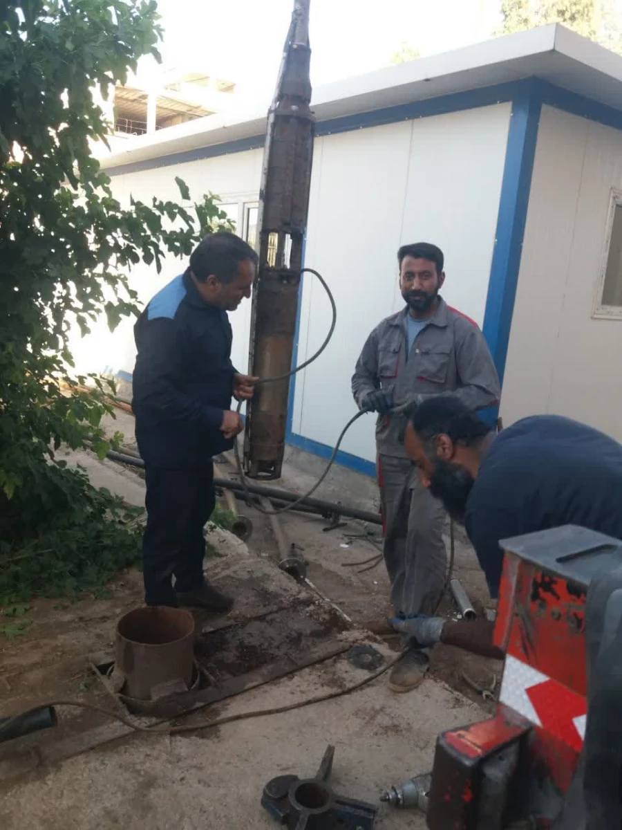 انجام عملیات ترمیم و لوله گزاری چاه عمیق پردیس شهید باهنر فارس  ۲۱ تیرماه ۱۴۰۲ 7