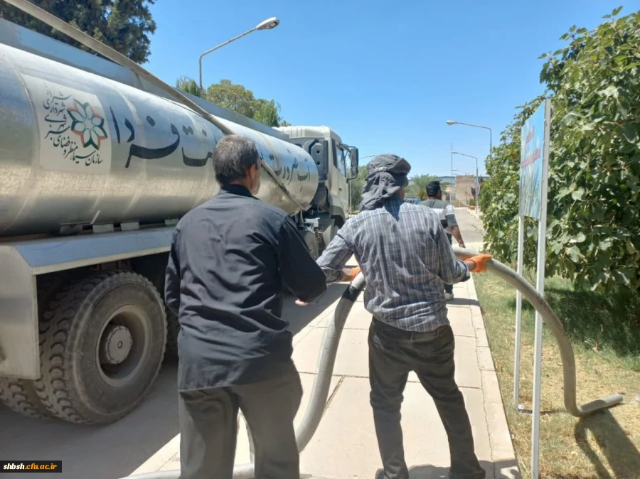 آبرسانی با تانکر آب شهرداری 2