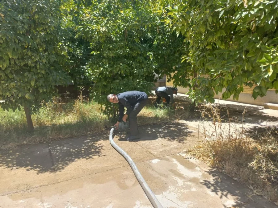 آبرسانی با تانکر آب شهرداری 4