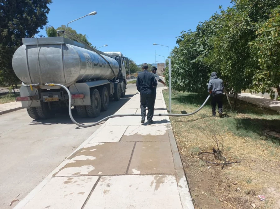 آبرسانی با تانکر آب شهرداری 5