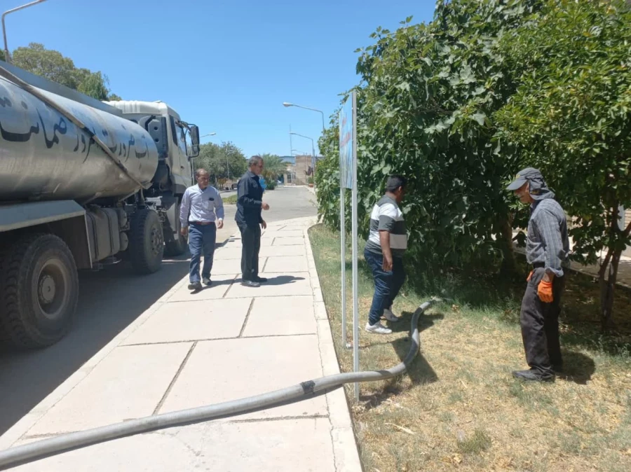 آبرسانی با تانکر آب شهرداری 6