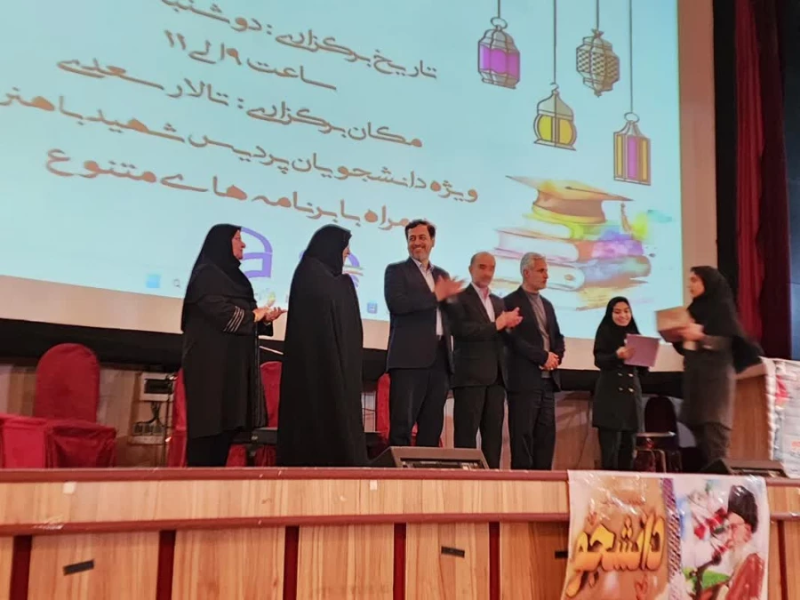 مراسم گرامیداشت روز دانشجو ویژه دانشجومعلمان پردیس شهید باهنر فارس با حضور معاون استاندار 7