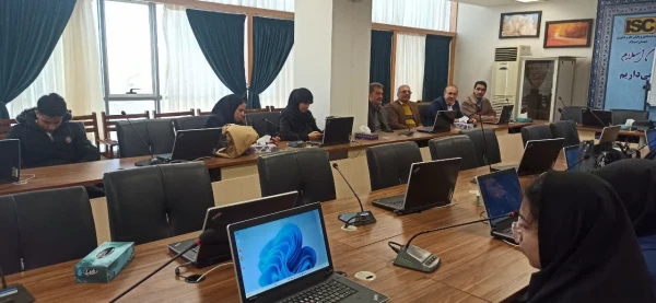 بازدید تعدادی از اساتید، کارکنان و دانشجومعلمان از مرکز استنادی و پایش علم و فناوری جهان اسلام  10