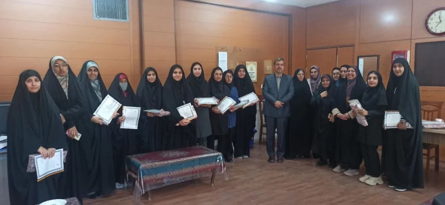 حضور دکتر زارع شیبانی به همراه  مسئولان پردیس و  مدیریت استانی در پردیس شهید باهنر 4