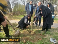 غرس دو نهال به مناسبت روز درختکاری در پردیس شهید باهنر 2