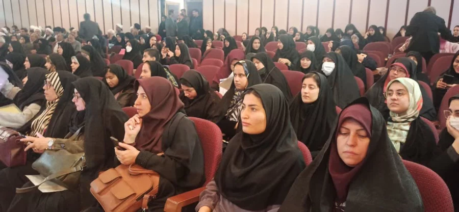 حضور مسئولان، اساتید و دانشجومعلمان پردیس شهید باهنر فارس در نهمین اجلاس استانی نماز به میزبانی دانشگاه فرهنگیان فارس 3