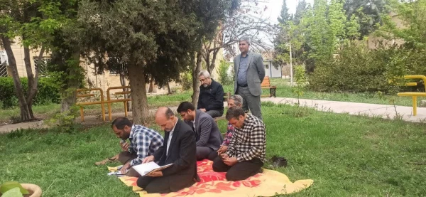 قرائت سوره مبارکه یاسین بر سر قبور مطهر شهدای گمنام پردیس شهید باهنر 6