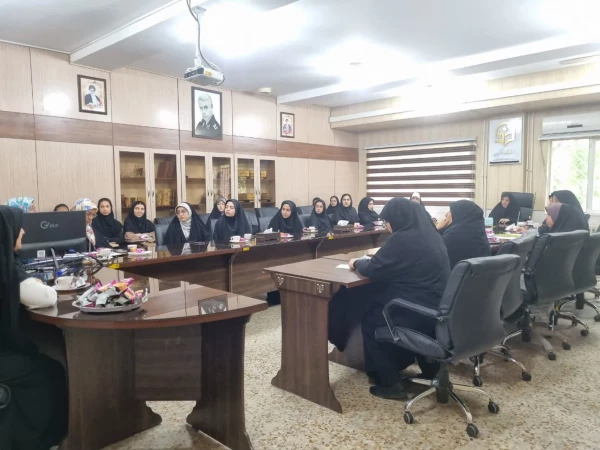 برگزاری جلسه مسئولین با نمایندگان کلاسی از کلیه رشته ها در دانشگاه فرهنگیان پردیس شهید باهنر فارس 4